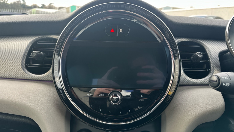 MINI Hatchback 1.5 Cooper Exclusive Premium 3dr Auto Petrol Hatchback